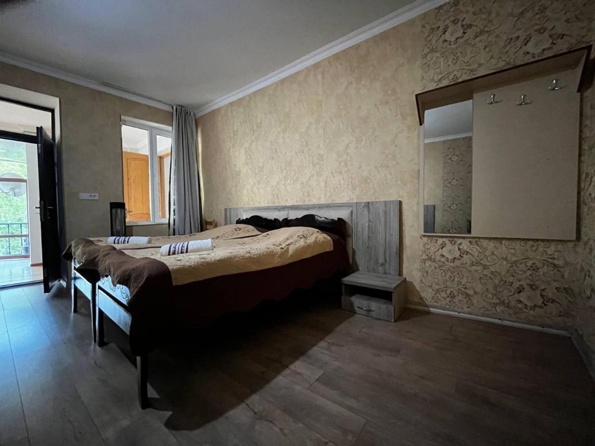 Guesthouse Data Mestia Eksteriør bilde