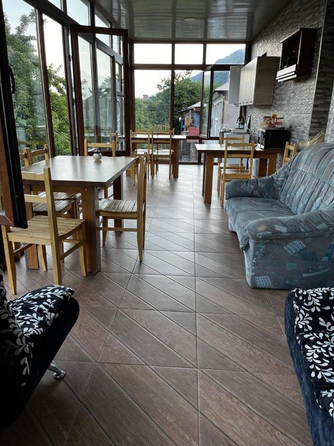 Guesthouse Data Mestia Eksteriør bilde